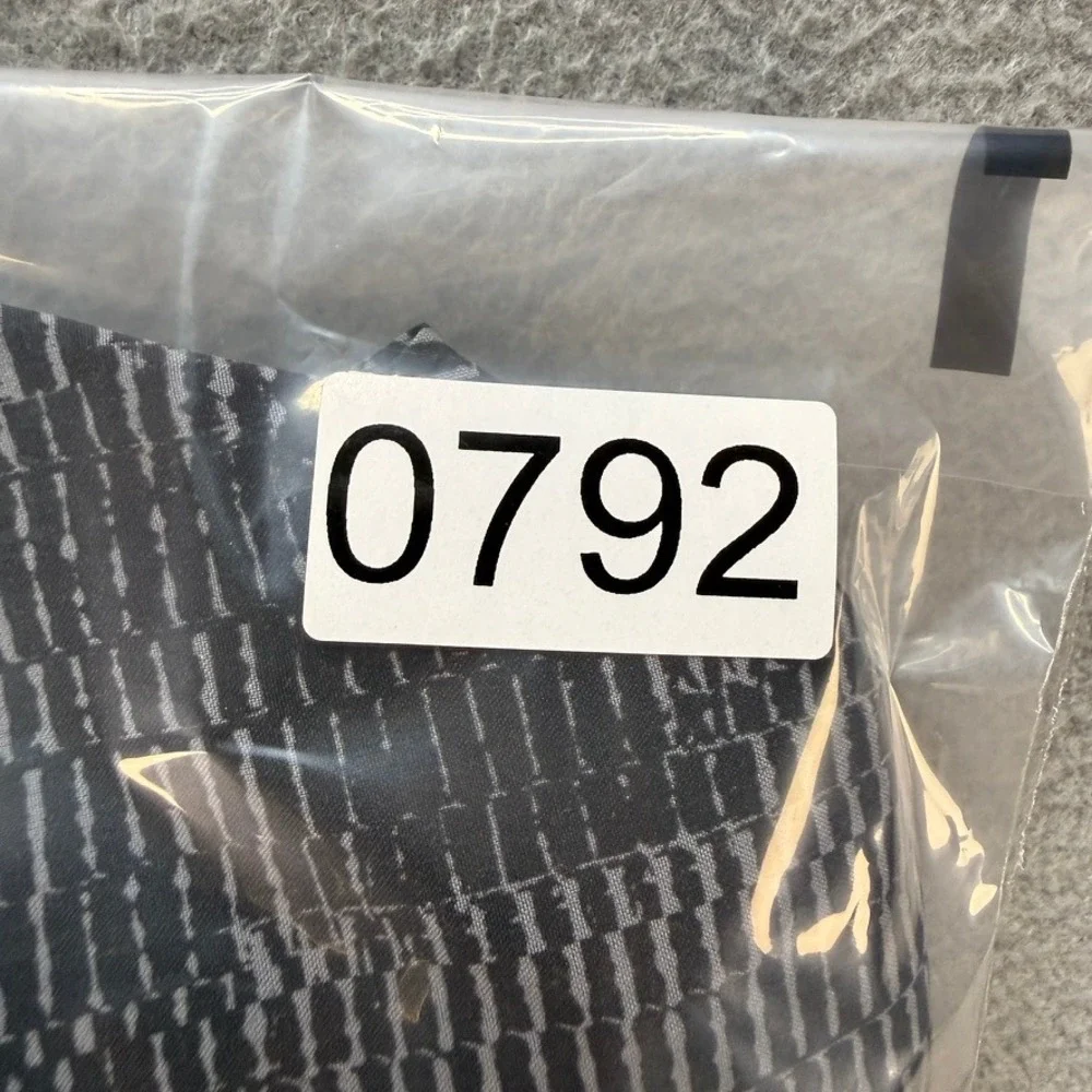 Lululemon Athletic Shorts Pace Breaker Regular XL Black Grey Glitch Print Lined - Picture 9 of 9